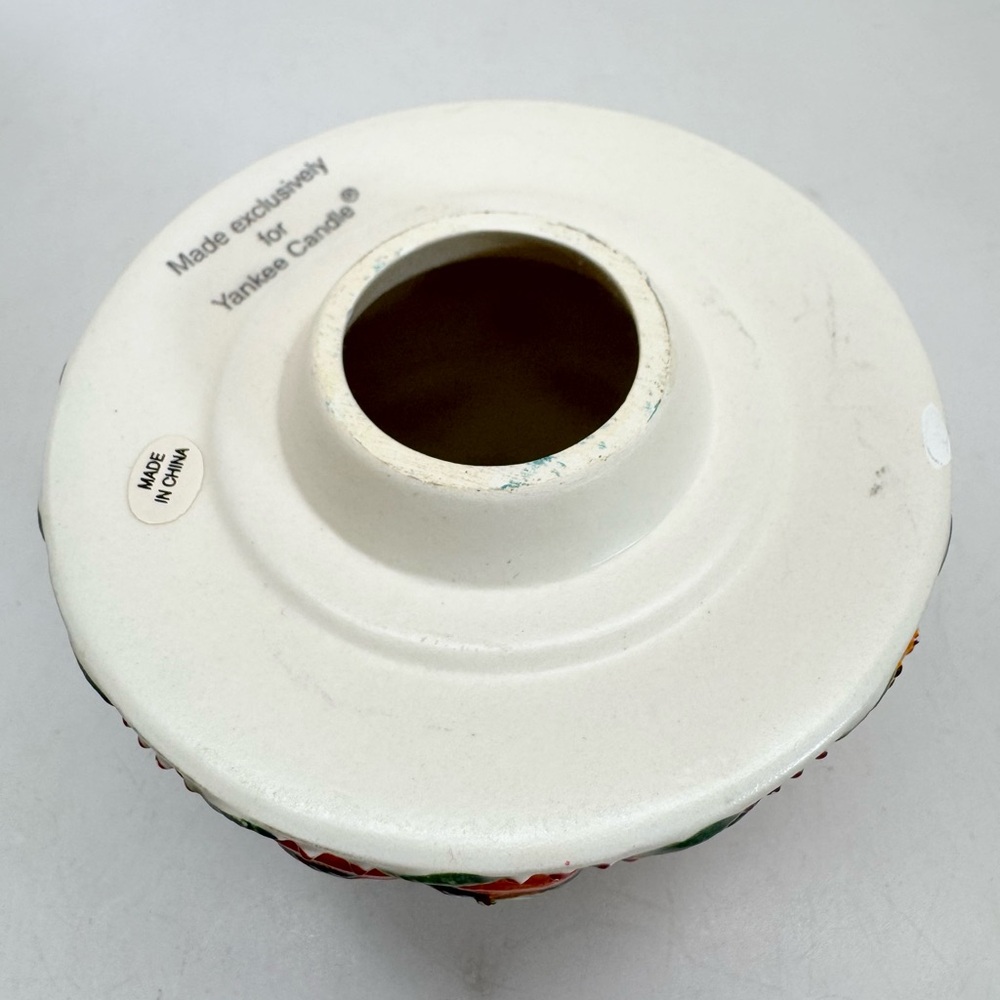Yankee Candle Small Ceramic Jar Shade Topper with Gingerbread Design - Picture 7 of 7